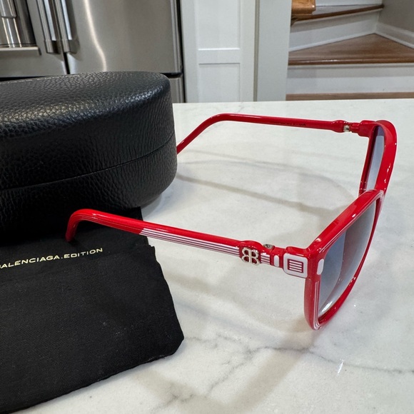 Balenciaga Bold Red Women's Glasses - Picture 2 of 4
